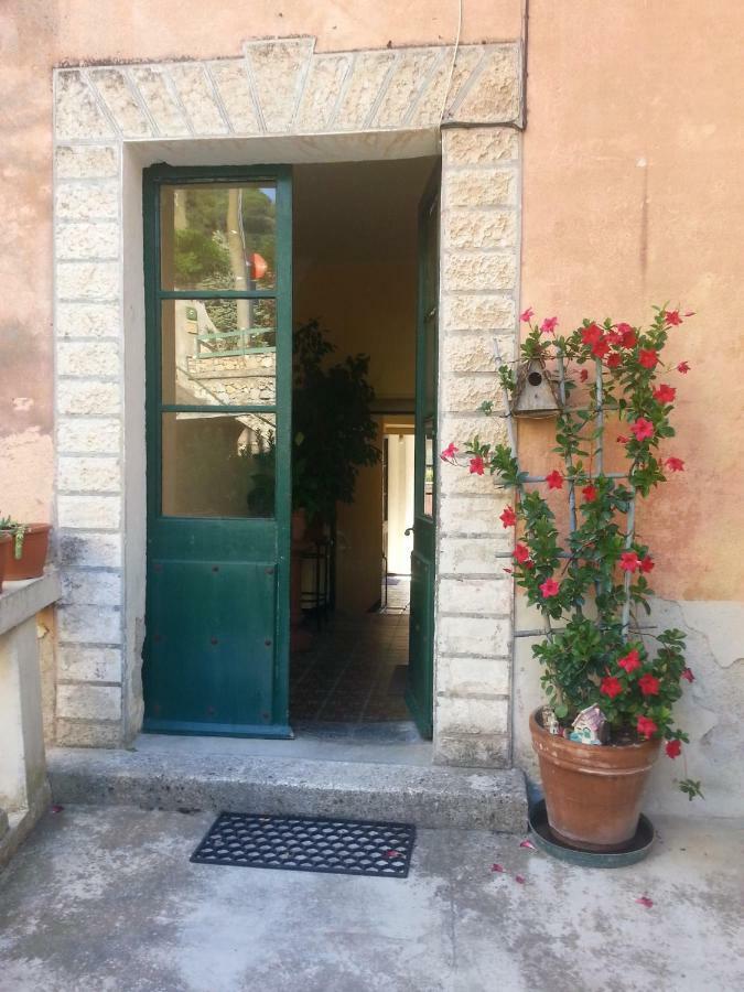 via Cavasola Appartamento Finale Ligure Esterno foto